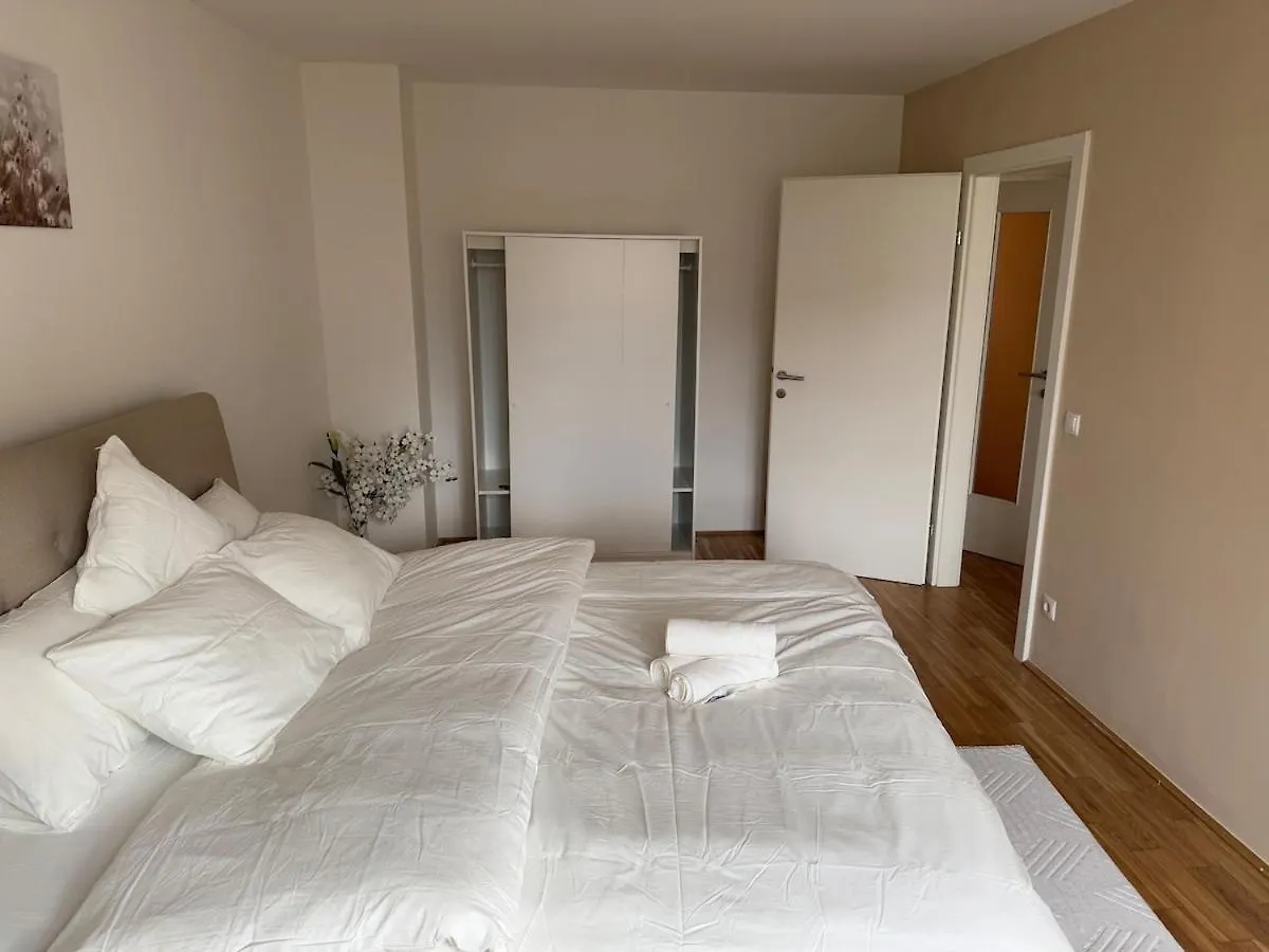2Br, Danube, Central, U6 & S-Bahn - Axara Housing Brn 16 Vienna 0*,  Austria