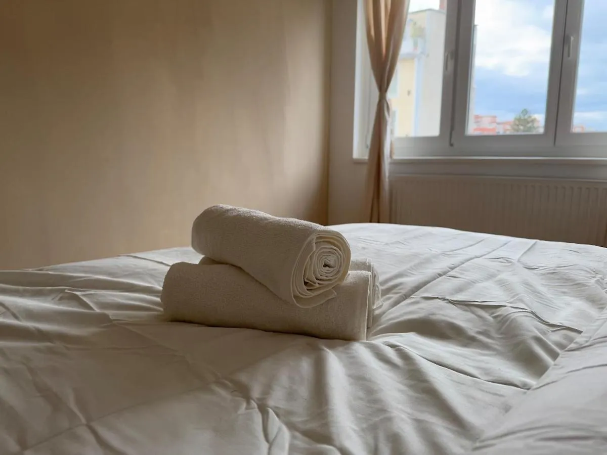 2Br, Danube, Central, U6 & S-Bahn - Axara Housing Brn 16 Vienna Apartment