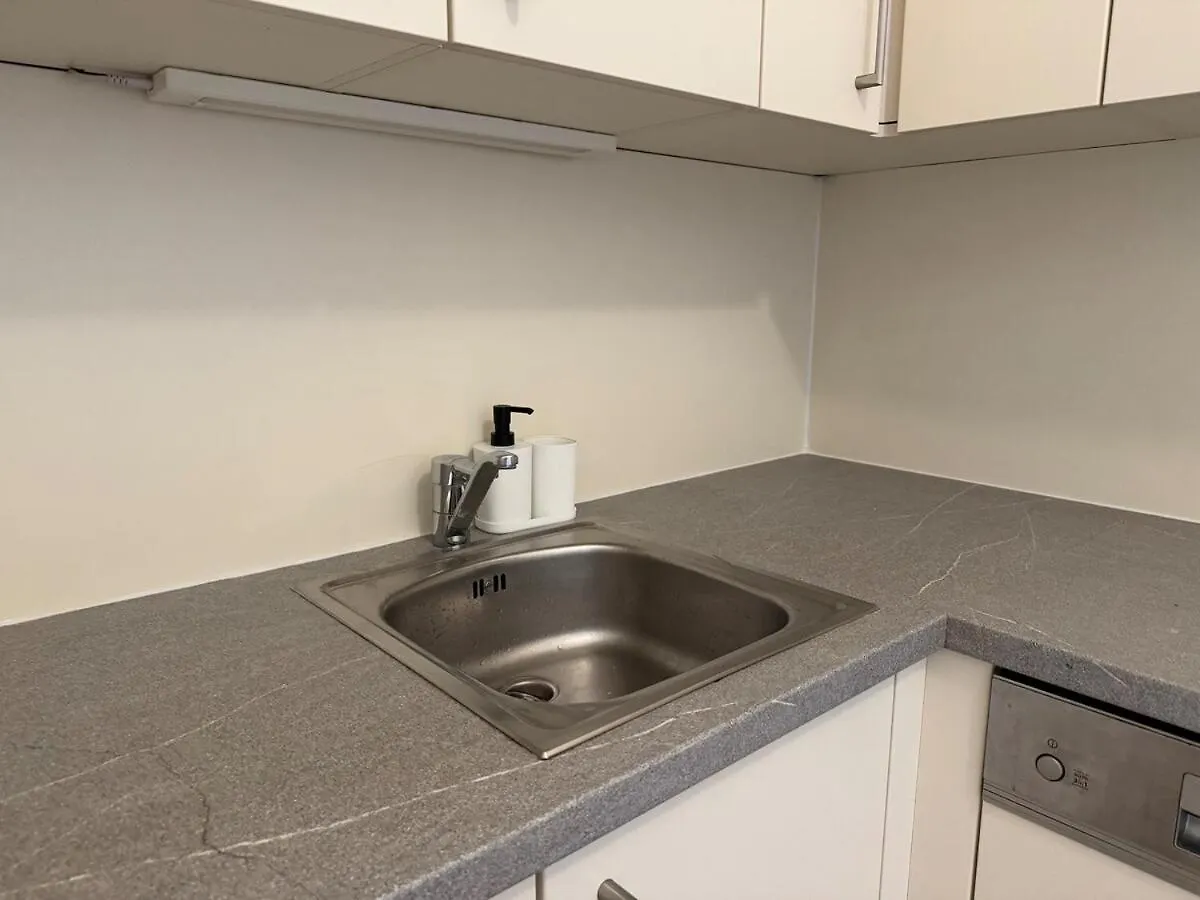2Br, Danube, Central, U6 & S-Bahn - Axara Housing Brn 16 Vienna