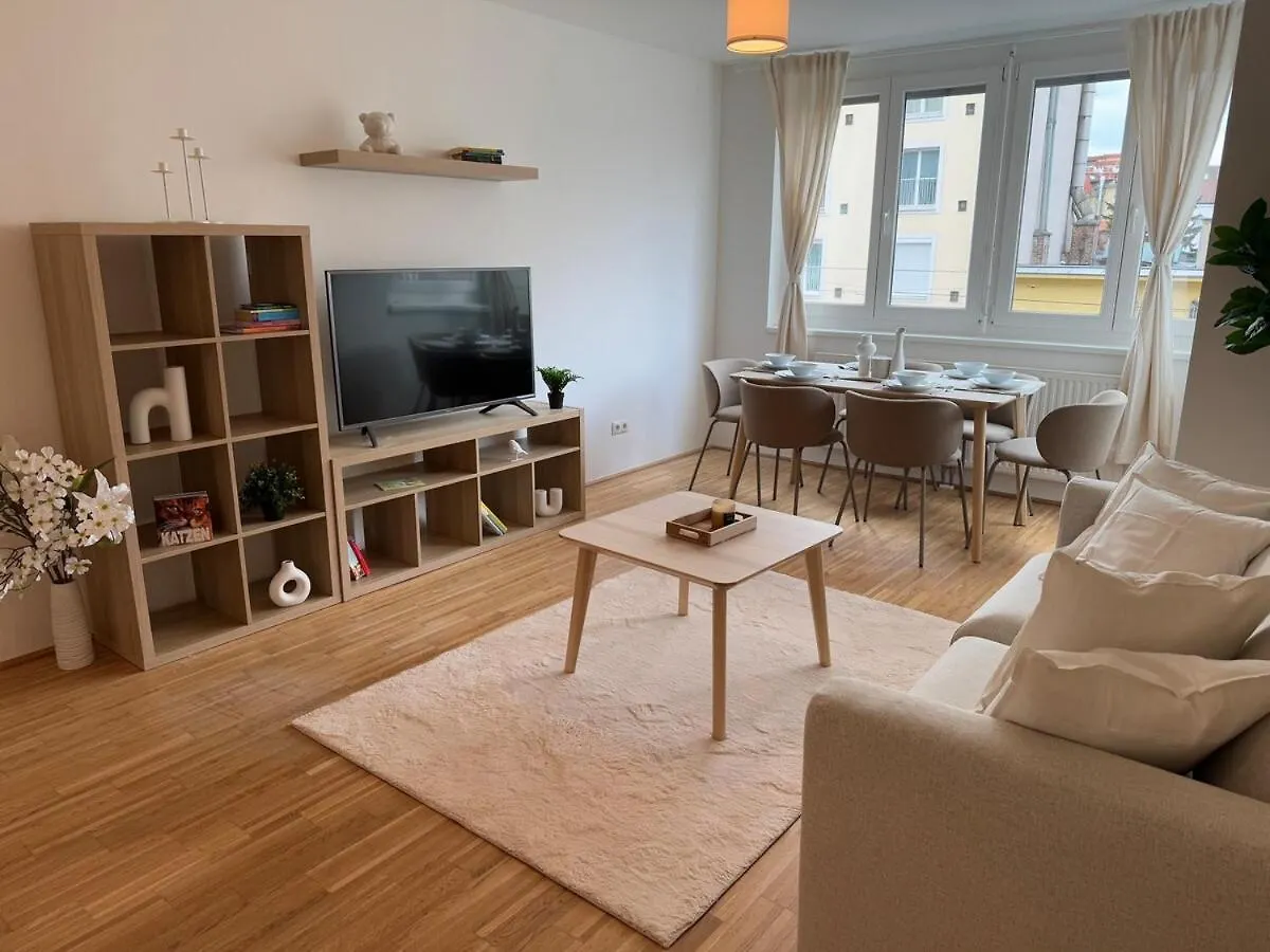 Apartment 2Br, Danube, Central, U6 & S-Bahn - Axara Housing Brn 16 Vienna Austria